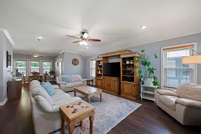 116 Zinnia Street, Lake Jackson, TX 77566 - Photo 9
