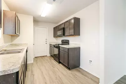 3800 Avalon Lane, Conroe, TX 77301 - Photo 5