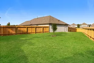 3800 Avalon Ln, Conroe, TX 77301 - Photo 3