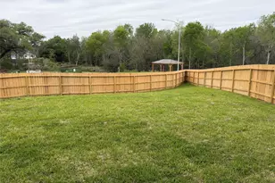 1292 Hickory Grove St, Brenham, TX 77833 - Photo 11