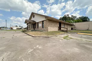 702 N Richmond, Wharton, TX 77488 - Photo 5