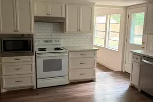 3737 Summer Ln, Huntsville, TX 77340 - Photo 11