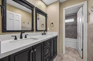 8321 Burkhart Ct, Houston, TX 77055 - Photo 31