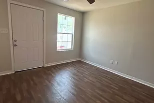 727 W 6th St, Freeport, TX 77541 - Photo 5
