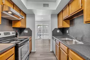2025 Augusta Dr, Houston, TX 77057 - Photo 13