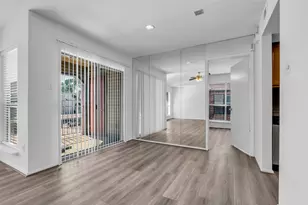 2025 Augusta Dr, Houston, TX 77057 - Photo 9