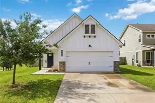 148 Austin Rd, Angleton, TX 77515 - Photo 1