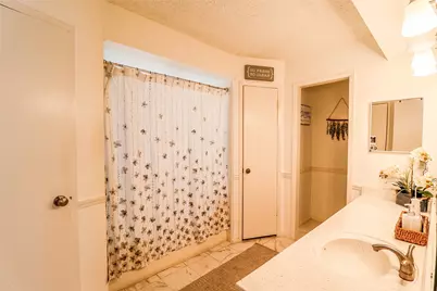 4110 Summit Valley Drive, Houston, TX 77082 - Photo 23