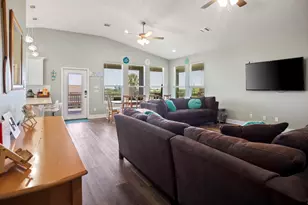 933 Magnolia Ln, Port Bolivar, TX 77650 - Photo 11