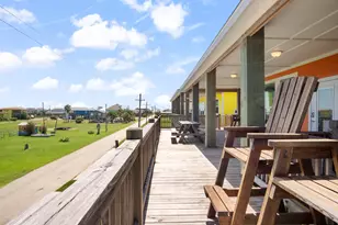933 Magnolia Ln, Port Bolivar, TX 77650 - Photo 29