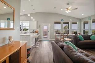 933 Magnolia Ln, Port Bolivar, TX 77650 - Photo 7