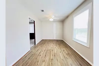 1013 17th Avenue N, Texas City, TX 77590 - Photo 9