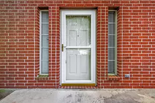 13915 Maleewan Ln, Sugar Land, TX 77498 - Photo 5