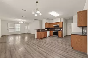 13915 Maleewan Ln, Sugar Land, TX 77498 - Photo 9