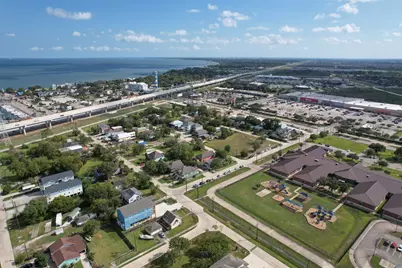 175 W 6th Street #A, Kemah, TX 77565 - Photo 35