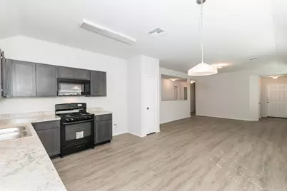 8618 Middleton Oaks Circle, Houston, TX 77028 - Photo 3