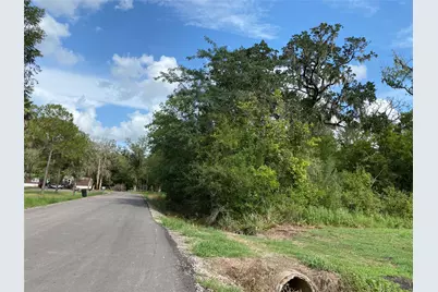 4292 Blue Lake Road, Angleton, TX 77515 - Photo 5