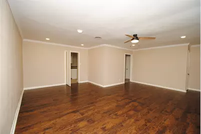 10034 Cedardale Drive, Houston, TX 77055 - Photo 9