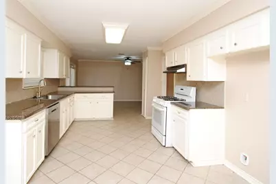 10034 Cedardale Drive, Houston, TX 77055 - Photo 13