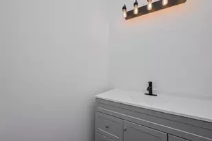9005 Hilda St, Houston, TX 77033 - Photo 15