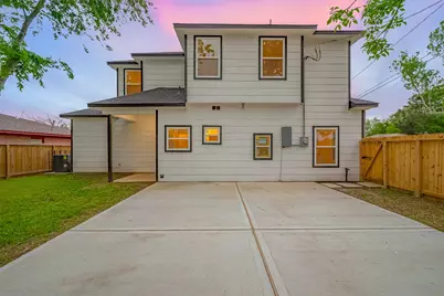 9005 Hilda Street, Houston, TX 77033 - Photo 17