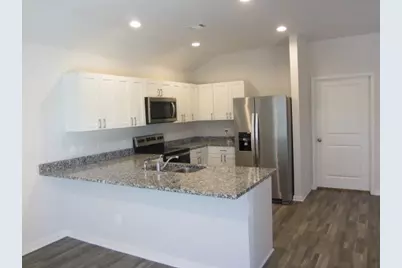303 Crown Point Drive, Huntsville, TX 77320 - Photo 3