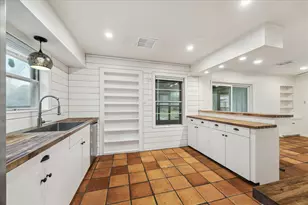 7262 Roos Rd, Houston, TX 77074 - Photo 13