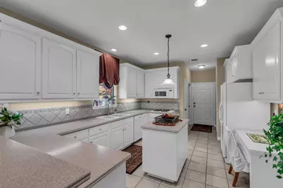 12319 Pebble View Drive, Conroe, TX 77304 - Photo 7