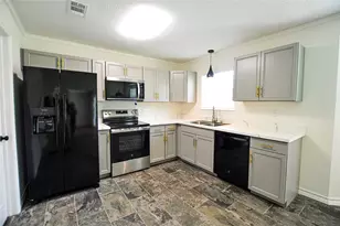 154 Wood Manor Ln, Sour Lake, TX 77659 - Photo 3