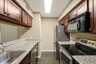 6111 Beverly Hill St, Houston, TX 77057 - Photo 9