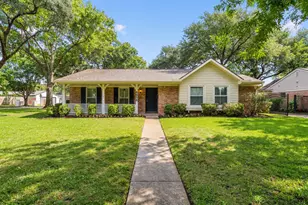 5658 Cartagena St, Houston, TX 77035 - Photo 1