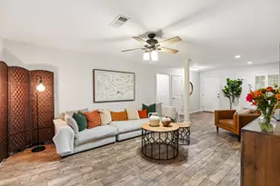 5658 Cartagena St, Houston, TX 77035 - Photo 9