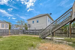 1402 51st St, Galveston, TX 77551 - Photo 39