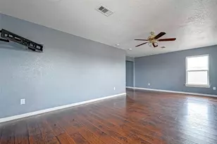 1402 51st St, Galveston, TX 77551 - Photo 9