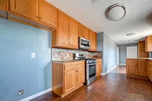 1402 51st St, Galveston, TX 77551 - Photo 17
