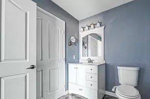 1402 51st St, Galveston, TX 77551 - Photo 35