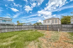 1402 51st St, Galveston, TX 77551 - Photo 41