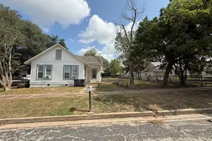 715 Anderson St, Schulenburg, TX 78956 - Photo 1