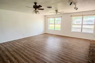 212 Avenue B, Brazoria, TX 77422 - Photo 11