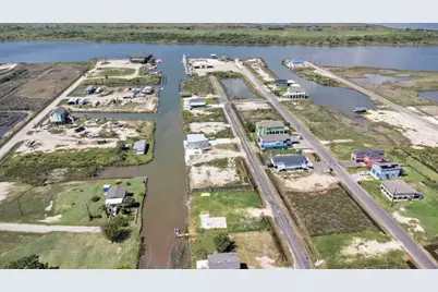 1241 N Loop Road, Crystal Beach, TX 77650 - Photo 3