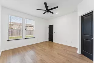 305 Paso Fino Dr, Alvin, TX 77511 - Photo 15