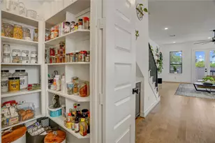 308 E 40th St, Houston, TX 77018 - Photo 11