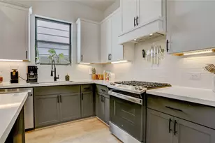 308 E 40th St, Houston, TX 77018 - Photo 9
