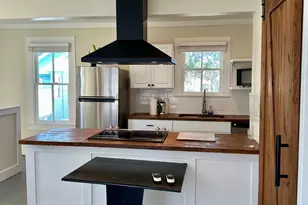 1009 Sealy St, Galveston, TX 77550 - Photo 9