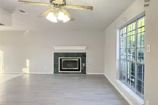 12715 Middlesbrough Ln, Houston, TX 77066 - Photo 7