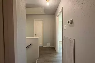 12715 Middlesbrough Ln, Houston, TX 77066 - Photo 19