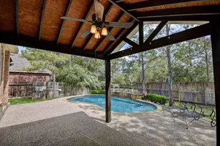 22 Queenscliff Circle, The Woodlands, TX 77382 - Photo 5