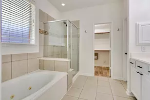 22 Queenscliff Circle, The Woodlands, TX 77382 - Photo 27