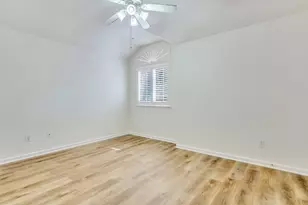 22 Queenscliff Circle, The Woodlands, TX 77382 - Photo 35