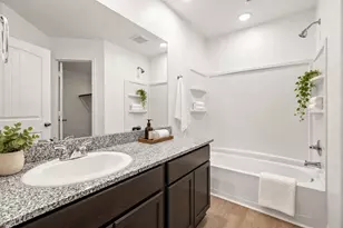 5345 Basquiat Dr, Houston, TX 77048 - Photo 13